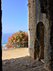 Terracina E Il Tempio Di Giove Anxur