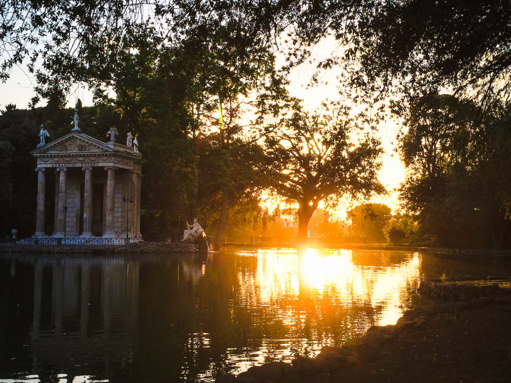 Roma Laghetto Di Villa Borghese Al Tramonto