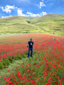 Nel rosso dei papaveri di Castelluccio di Norcia