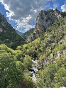 Eremo di San Venanzio - montagne e fiume